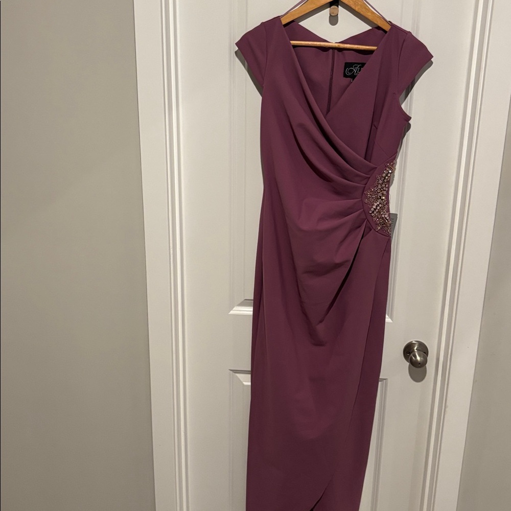 Alex Evenings Women's Ruched Embellished Gown - Picture 9 of 10